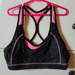 New Avia sports bra with pocket